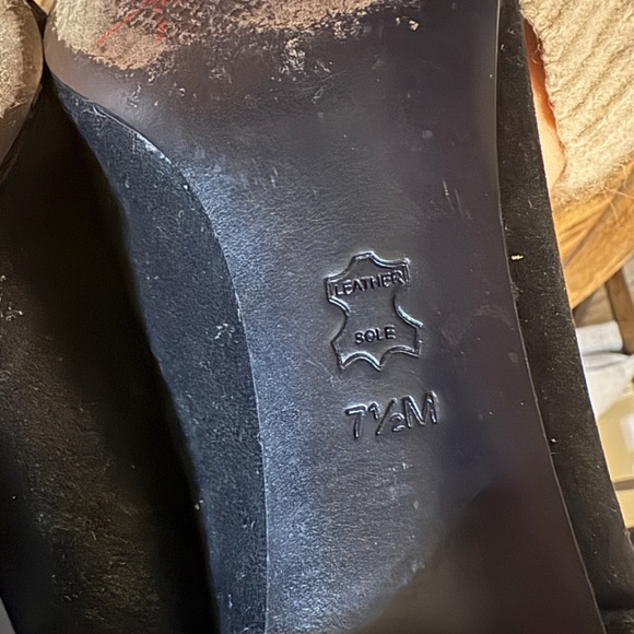 Tory Burch Womens Evelyn Suede Pumps Shoes Block Heel Gold Tone Black Size 7.5M - Picture 8 of 8